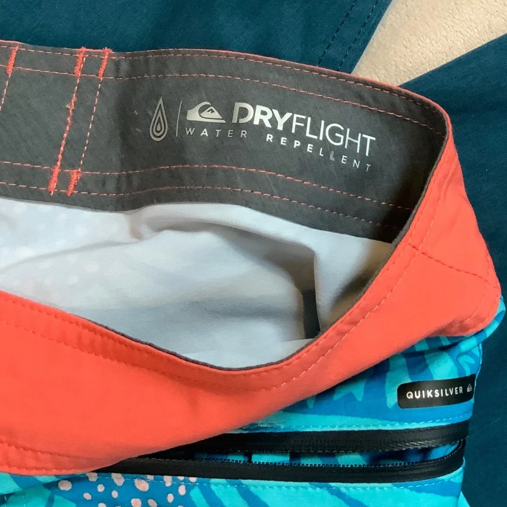Quicksilver  Highline 31 Board Shorts Dry Flight Water Repellent Swim Surf Boat